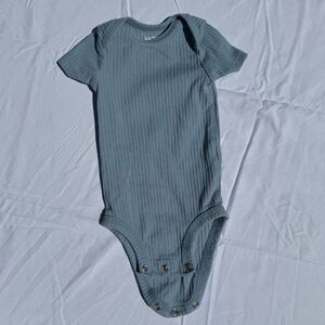 Carter’s | Light blue ribbed onesie